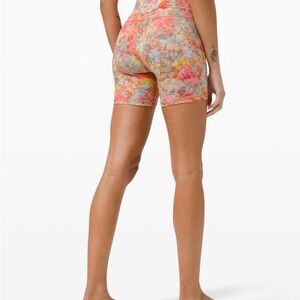 Lululemon Align Short *6"
Inflorescence Multi